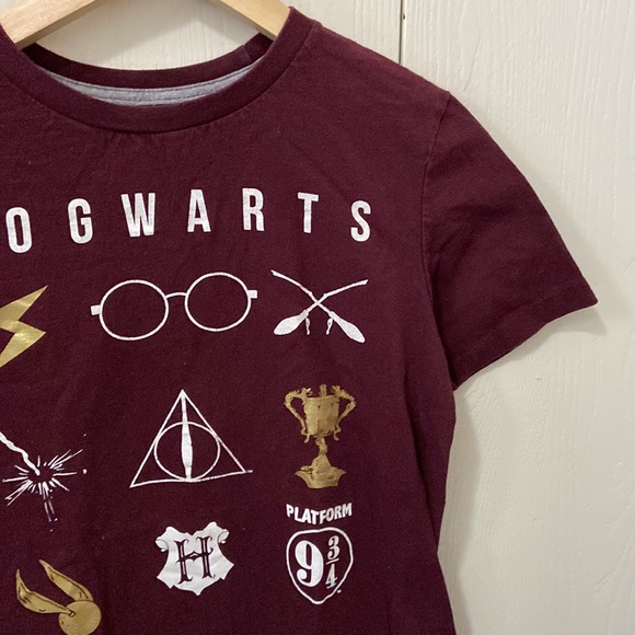 Old Navy Harry Potter Burgundy Tee - Picture 5 of 7